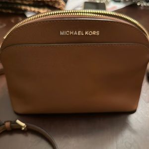 Micheal Kors purse